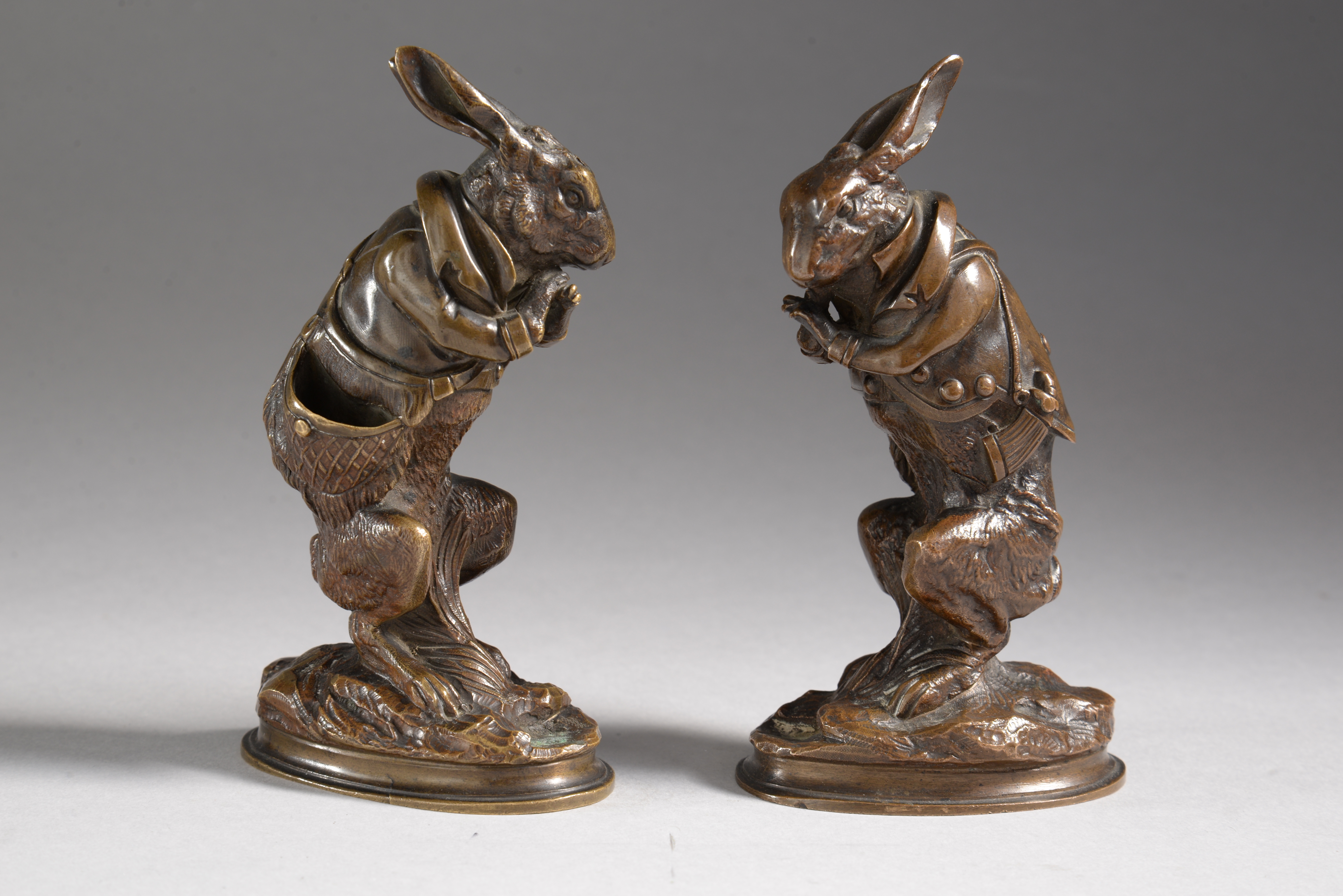LIÈVRES CHASSEURS